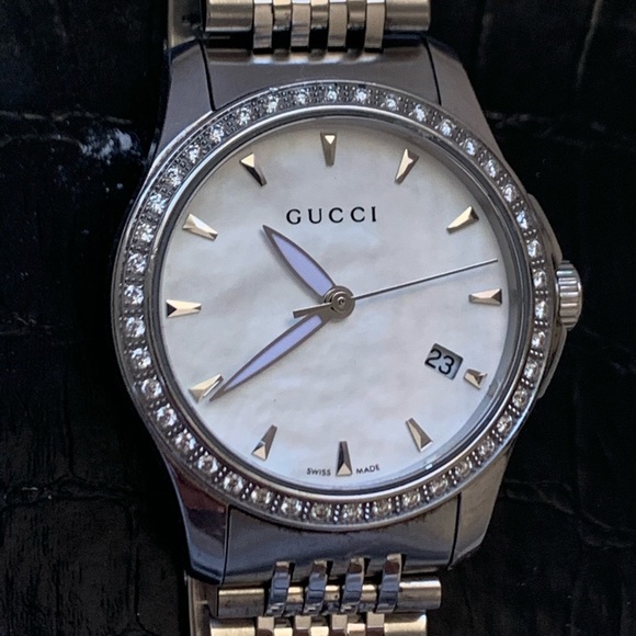 Gucci timeless watch with 42 diamonds all around! - Picture 1 of 5